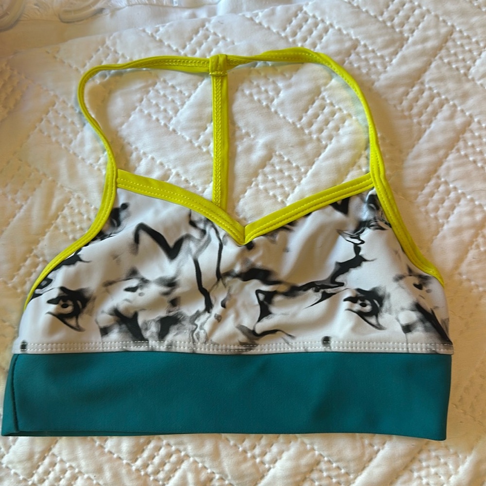 Five DanceWear bra. Size is Youth Extra Large (YXL)
